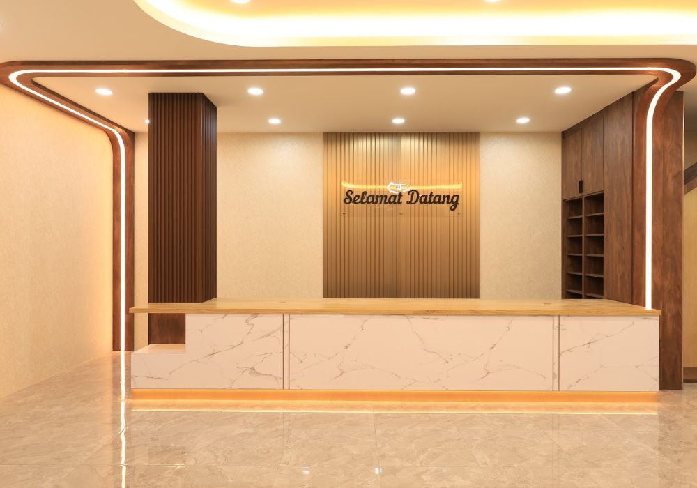 Custom Counter Cabinet _