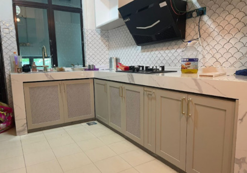 L-Shaped cabinets for corner kitchens in Malaysia